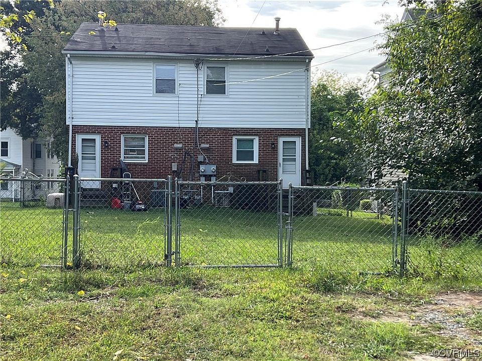 2nd image of 2404 4th Ave