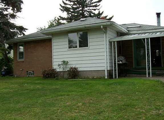 2nd image of 161 N Autumn St