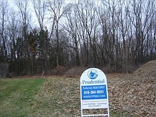 1st image of 2908 Woodridge Cir NE