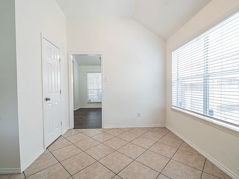 2111 Sailwind Dr — Photo 5