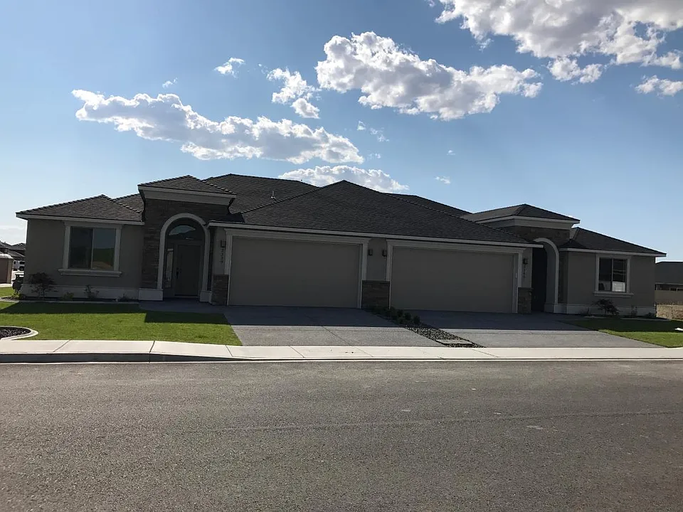 2345 Delle Celle Dr