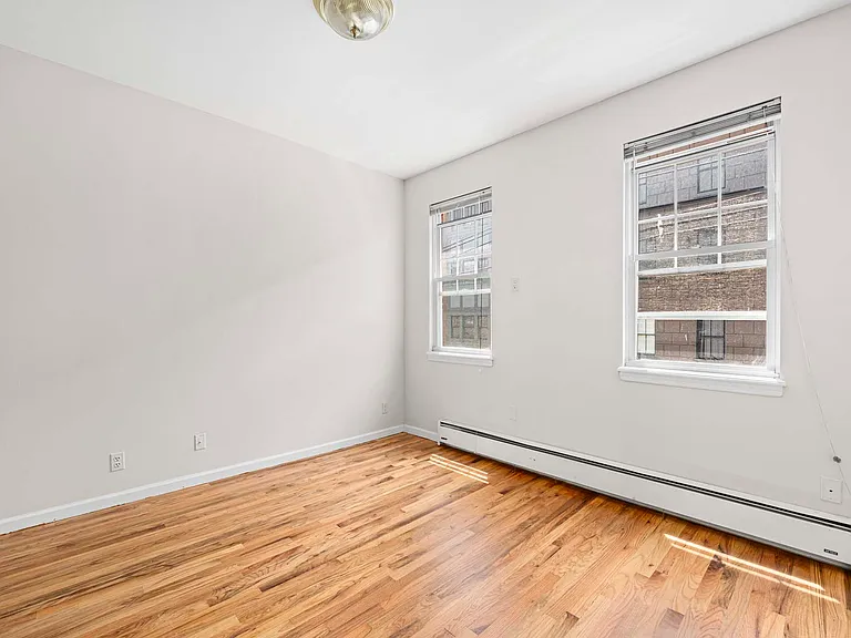 610 2nd St #1R — Photo 9