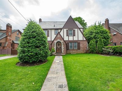56 Donald Street, Williston Park, NY, 11596