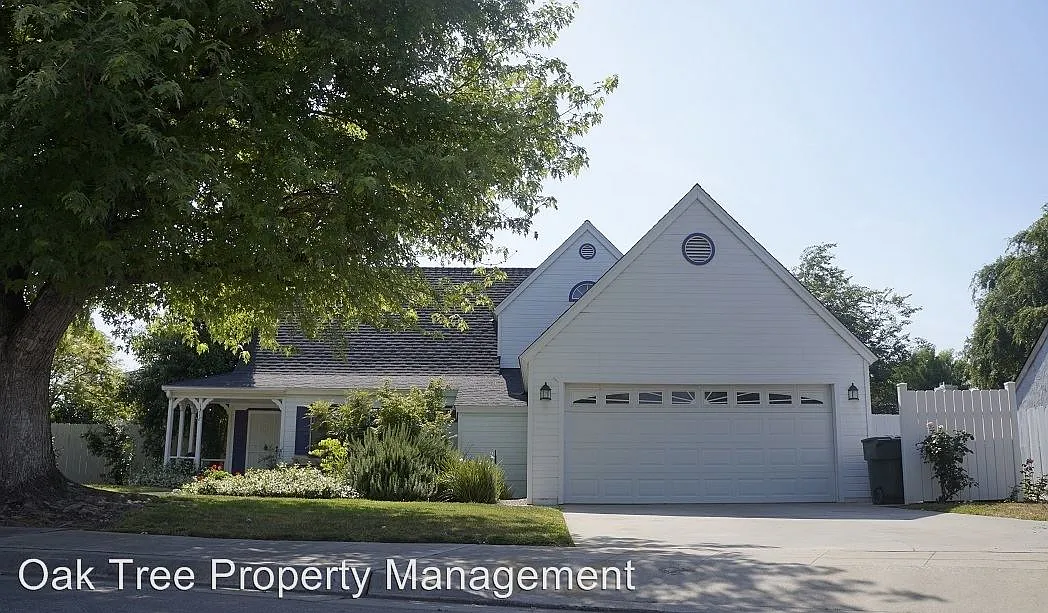 1312 Douglas Ave photo 1