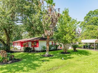 902 S Douglas St, Alvin, TX 77511