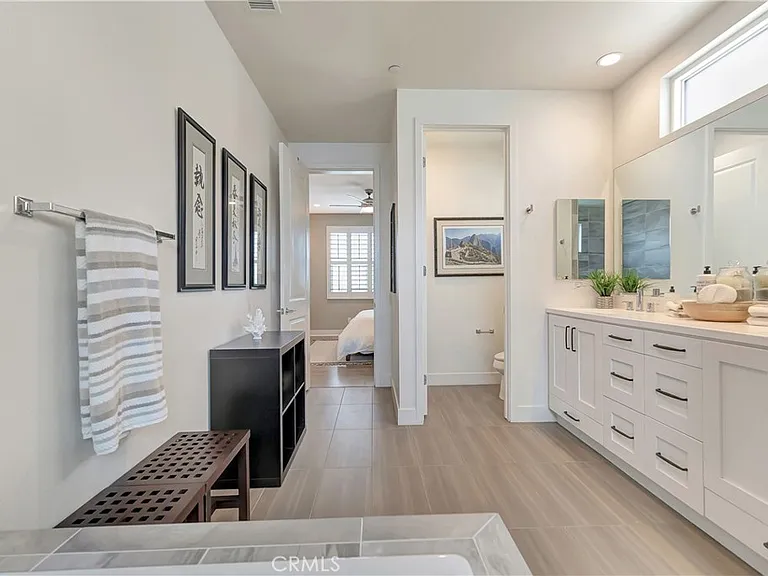 2105 Two Harbors Cir — Photo 40