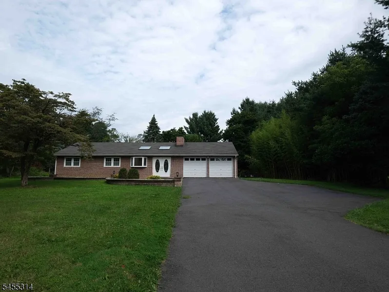 4 bed, 2.0 bath, $4,300 — Photo 1