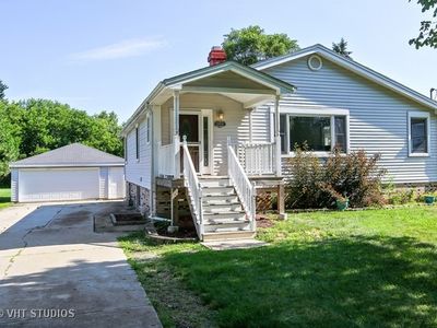818 Juniper Dr, Medinah, IL, 60157