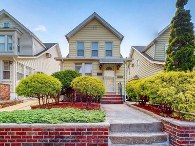 9117 71st Rd, Flushing, NY, 11375