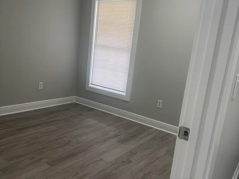 Prince Court Apartments — Photo 43