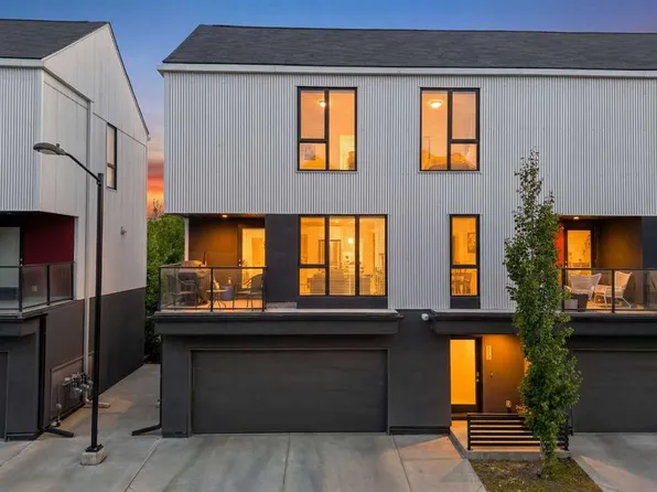 105 W Bow Grv NW, Calgary, AB T3B 6E8