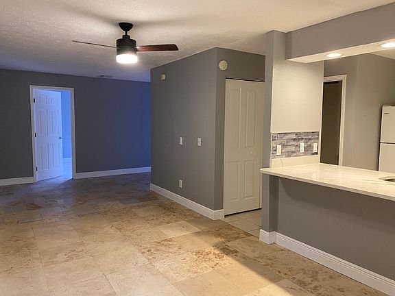4th image of 9457 Forest Hills Pl