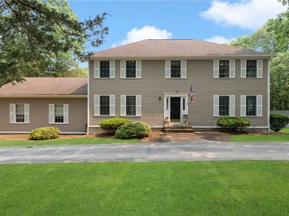 46 Briarbrook Dr, Warwick, RI 02818