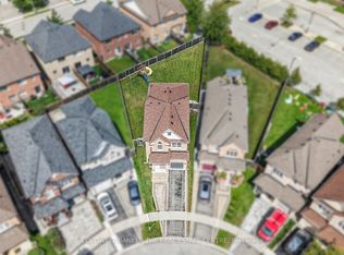 18 Herefordshire Cres, East Gwillimbury, ON L9N 0B7