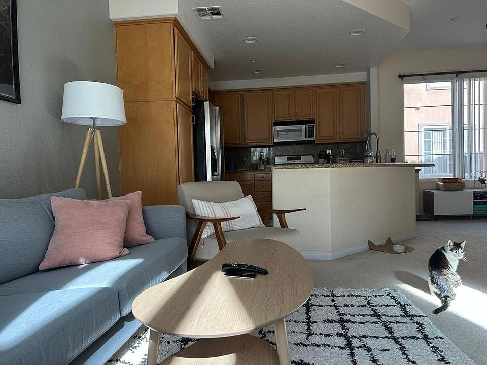 1st image of 2885 Escala Cir
