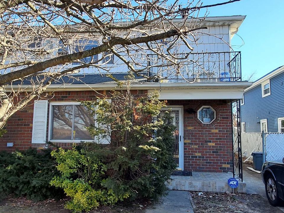 2nd image of 14973 Huxley St
