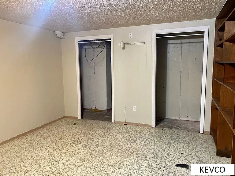 2805 Redwing Rd — Photo 16