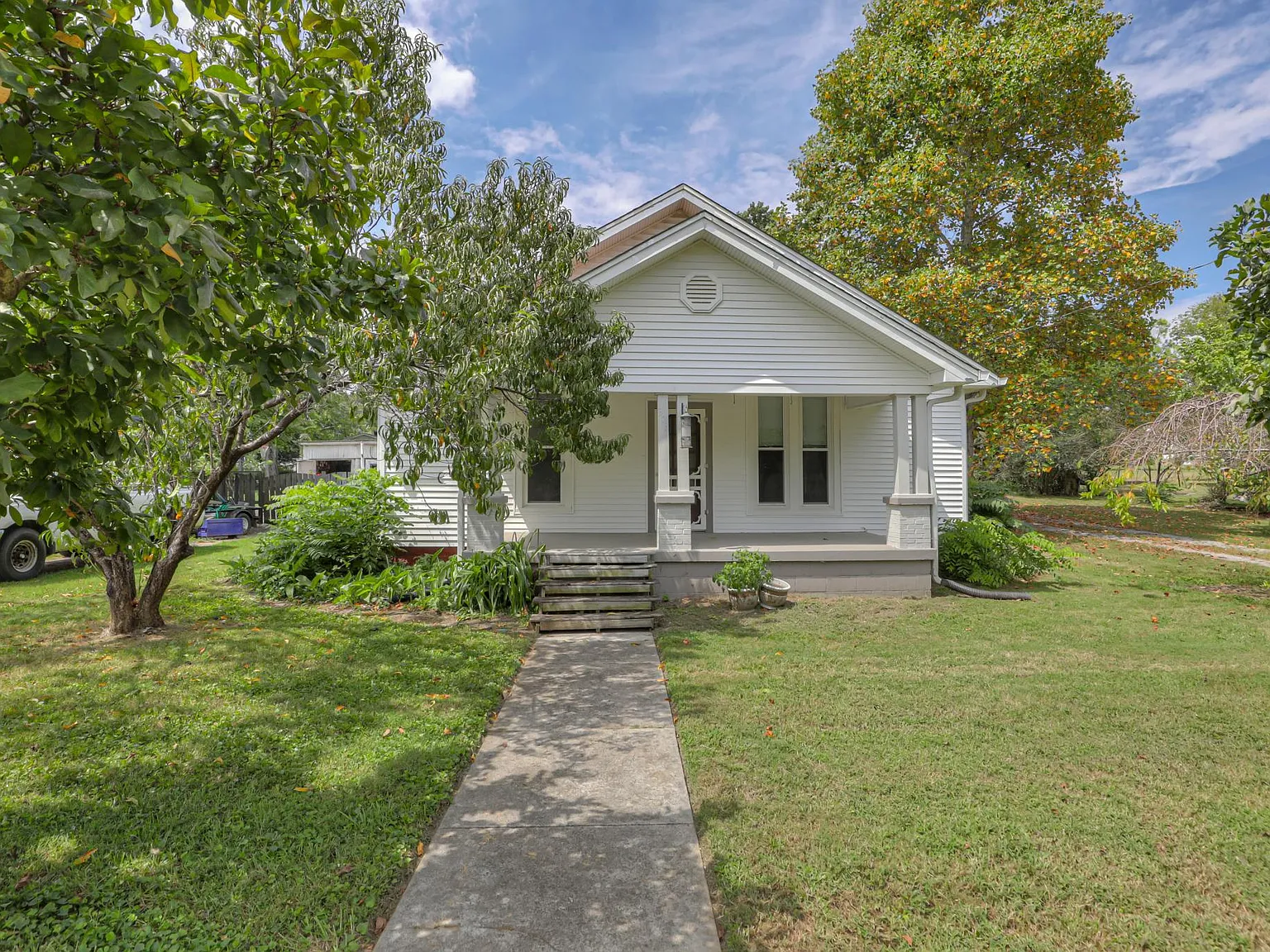 3 bed, 1272 sqft, $1,800 — Photo 2
