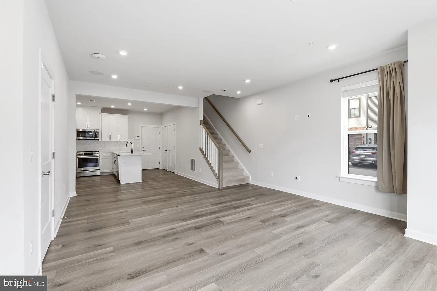 3 bed, 2.5 bath, 1772 sqft, $2,900 — Photo 4