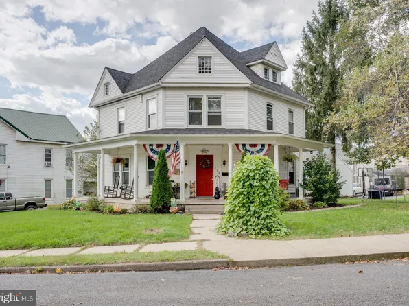 219 4th Ave, Burnham, PA 17009