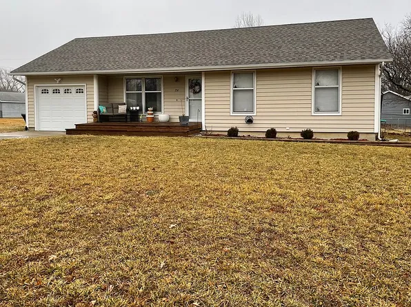 256 N 4th St, New Strawn, KS 66839