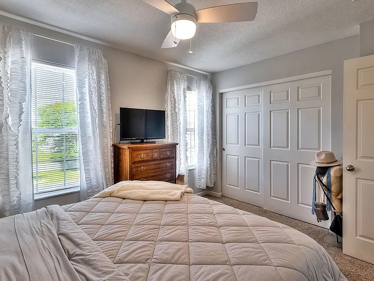 7236 Colonial Affair Dr — Photo 21