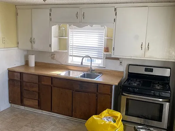 203 W 3rd St, Freeman, MO 64746