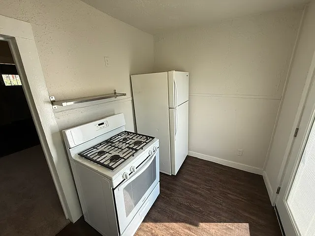 2 bed, $1,995 — Photo 4