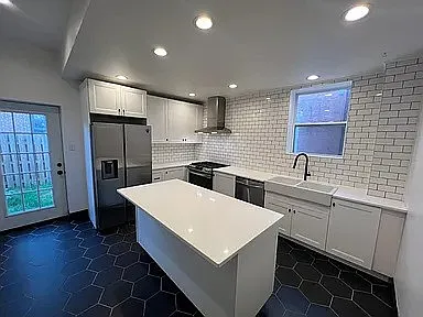 606 N Taylor Ave — Photo 3
