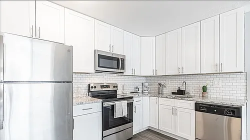 Floor plan Renovated 1 BR Apartment
