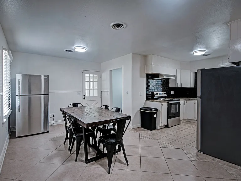 5139 Sunnyvale Dr — Photo 2