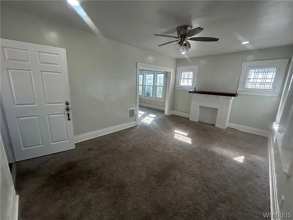 3 bed, 1.0 bath, 1000 sqft, $1,400 — Photo 2
