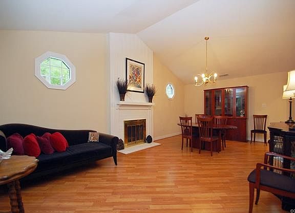 3rd image of 4448 Riverdale Ave