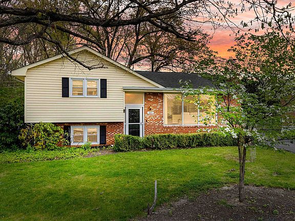 3rd image of 107 Kirkwood Dr