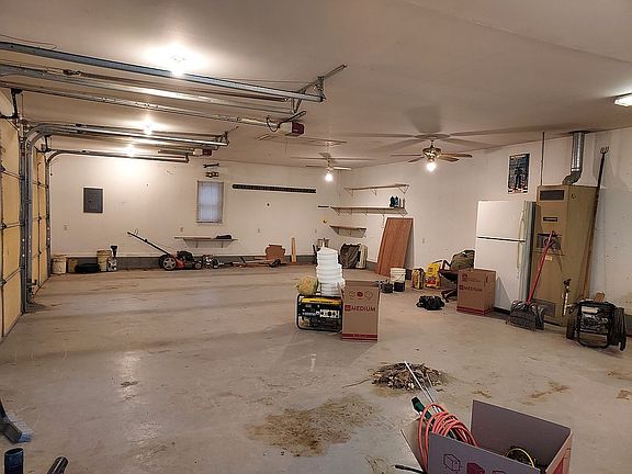 4th image of 912 13th Ave