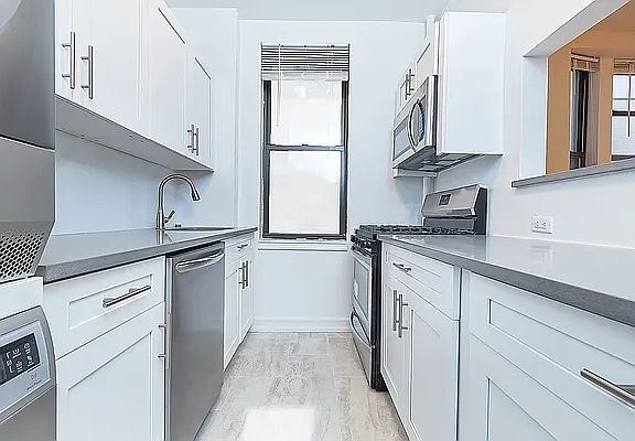 2nd image of 160 Wadsworth Ave APT 203