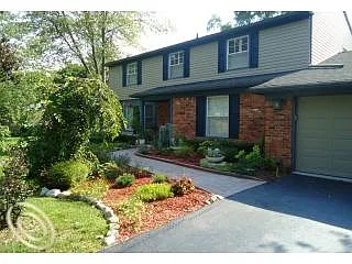 31504 Sunset Dr photo 1