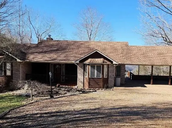 275 Shamrock Ln, Byrdstown, TN 38549