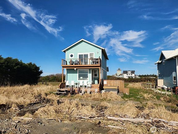 3rd image of 289 Marine View Drive SE