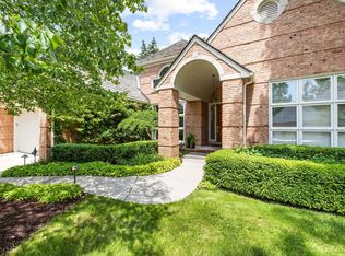 1176 Lone Pine Woods Dr, Bloomfield Hills, MI 48302