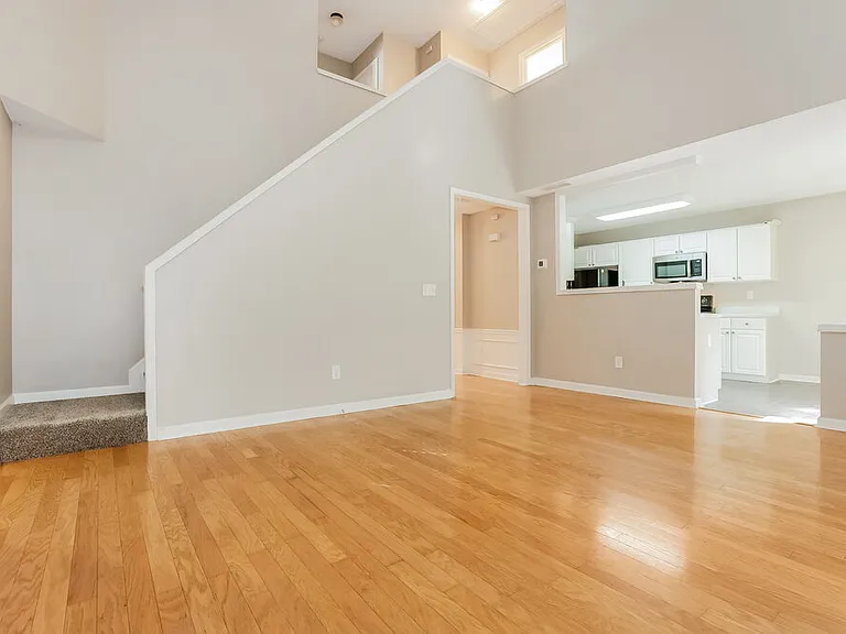 4259 Pentworth Ln NW — Photo 5