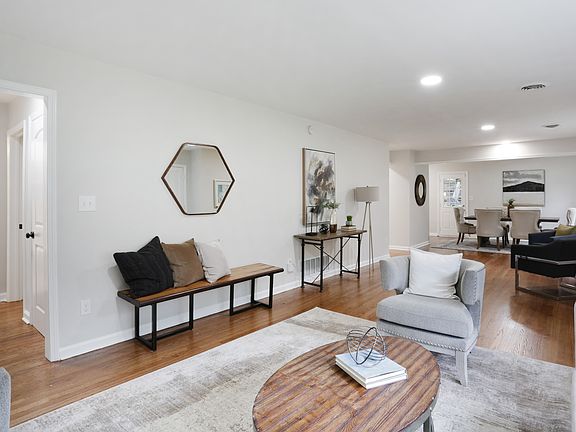3rd image of 607 Densley Dr