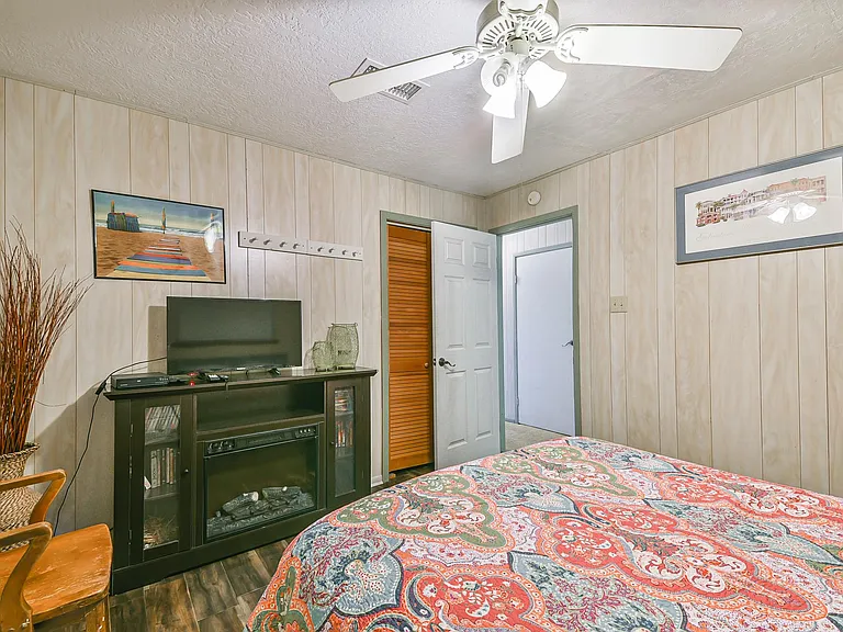 4026 Kent Dr — Photo 28