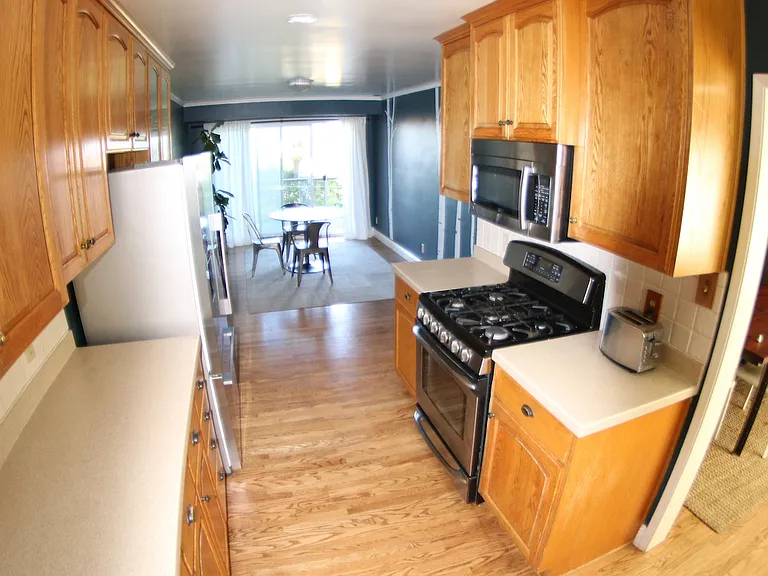 2435 Parkland Ter — Photo 2