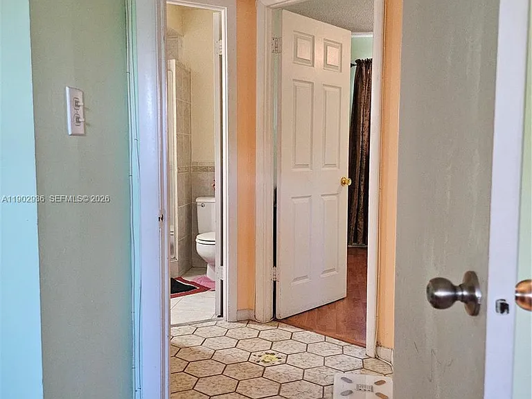 5121 W Oakland Park Blvd #211 — Photo 13