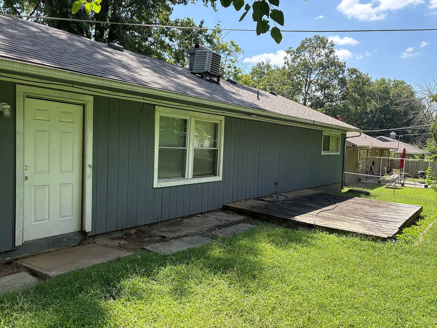 Large 3 bedroom house available — Photo 2