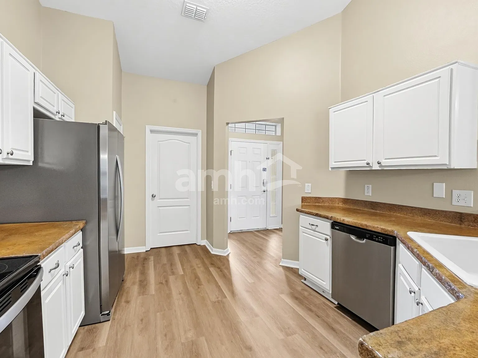 4 bed, 2.0 bath, 1760 sqft, $2,310 — Photo 3