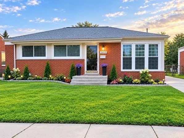 28525 Beste St, Saint Clair Shores, MI 48081