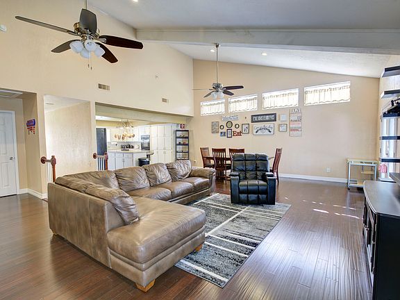 4th image of 15689 Corinthian Way