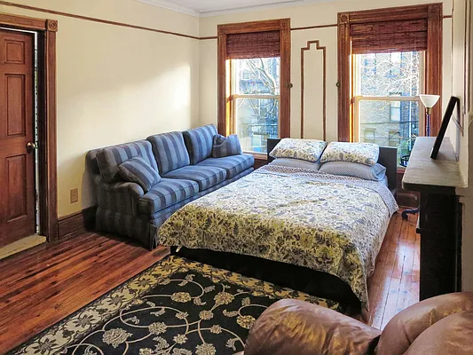 Rented by Book A Broker | media 23